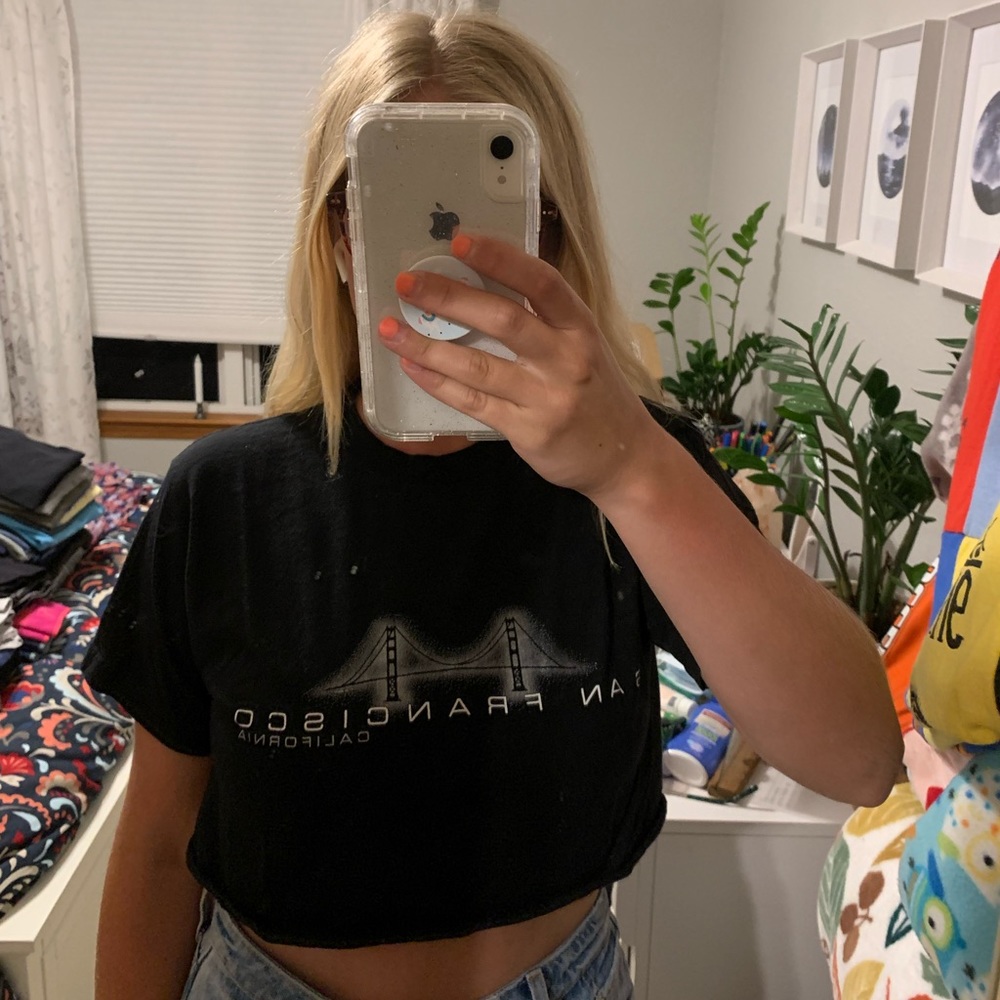 Cute cropped graphic tee